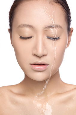 日常护肤如何正确操作使肌肤美白（日常护肤如何正确操作使肌肤美白变白）