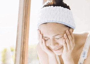睡眠质量关系肌肤状况好坏（睡眠会影响皮肤质量吗）
