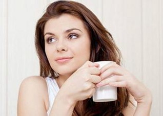 吃什么能让皮肤光滑（吃什么能让皮肤光滑有弹性）