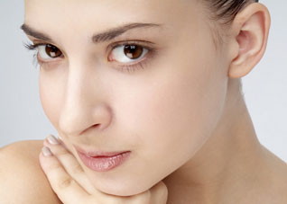 老中医揭示为何下巴老长痘 为何下巴老长痘 中医揭示下巴长痘原因