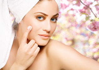 掌握让肌肤远离痘痘的良策（痘痘肌肤如何改善）