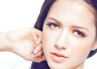 隆鼻术后出现肿胀该怎么办 隆鼻术后出现肿胀该怎么办呢