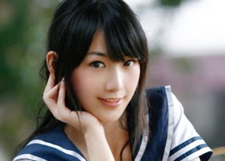 教你化出清淡靓丽的学生妆 教你化出清淡靓丽的学生妆容