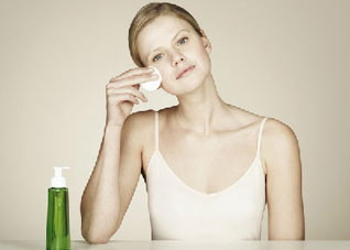 卸妆的时候要注意哪些事情 卸妆小知识