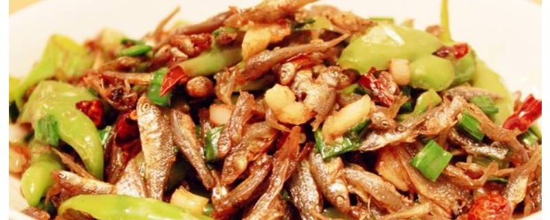 怎么炒湖南火焙鱼好吃（怎么炒湖南火焙鱼好吃窍门）