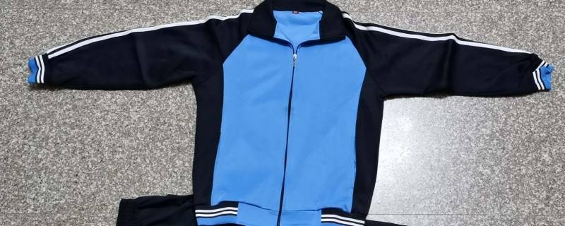 校服上的顽固污渍怎么去除（小孩校服上的顽固污渍怎么去除）