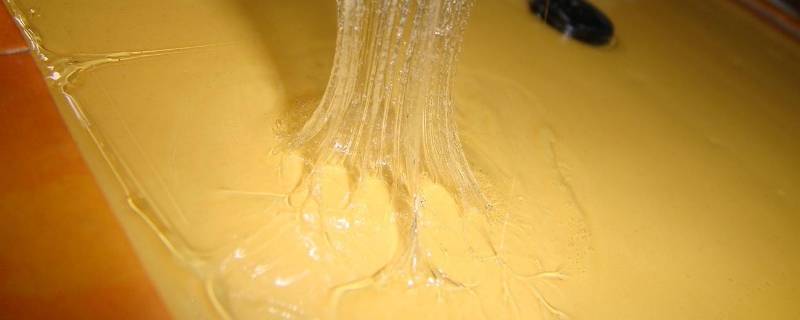 粘鼠胶用什么清洗干净（老鼠粘胶怎么清洗）