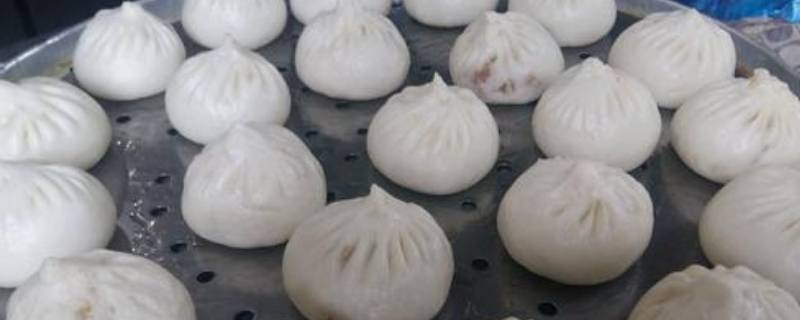 蒸包子个别缩了咋回事（蒸包子缩了一个咋回事）