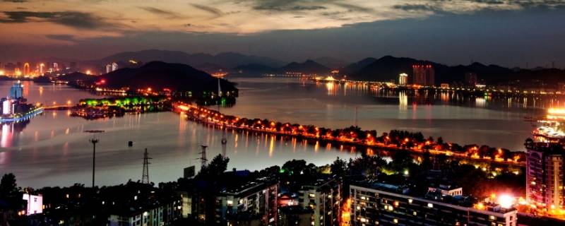 黄石发源地（黄石发源地理发店）