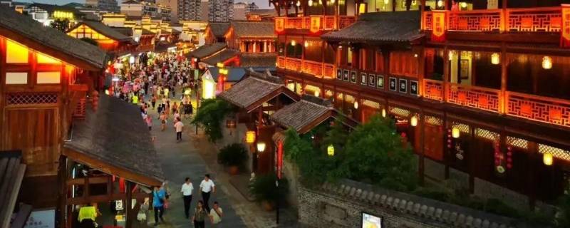 铜仁网红街在哪里（铜仁麒龙网红街）