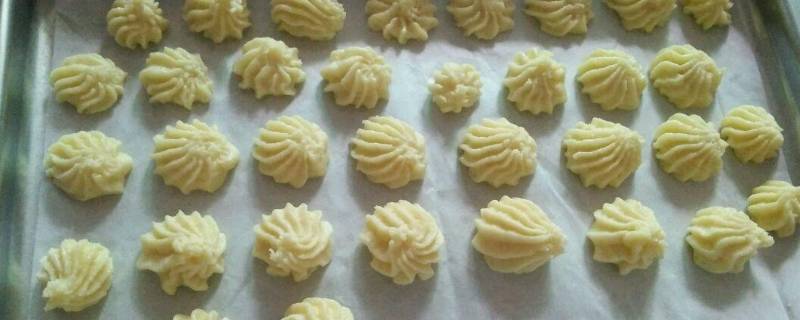 做曲奇饼干挤不动如何补救（做曲奇饼干太硬挤不出来怎么办）