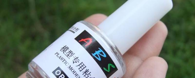 滴胶弄到手上怎么清洗（滴胶弄在手上怎么去掉）