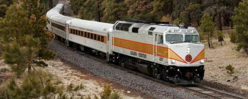 火车的厕所一般在哪边