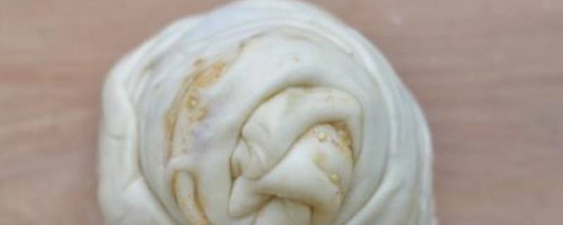 正宗筋饼的和面水和面的比例（正宗筋饼的和面水和面的比例是多少）