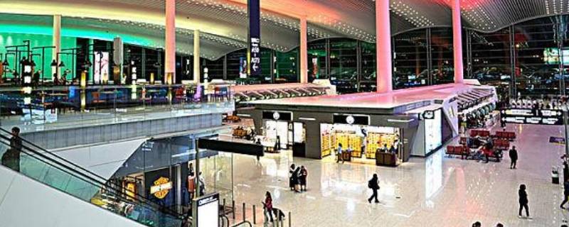 广州白云机场离哪个火车站近(广州白云机场离哪个火车站近一点)