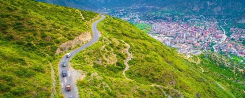 巴塘县城海拔多少米 巴塘县城海拔多少米高度