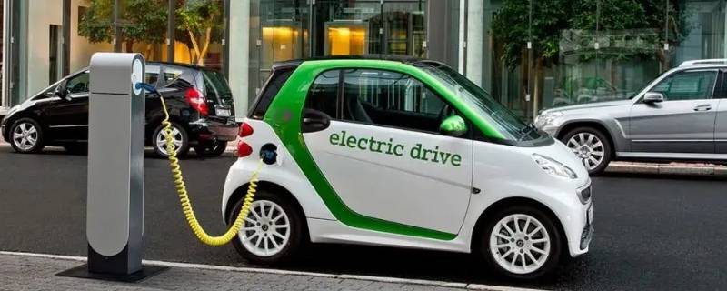 小蚂蚁可以用家用插座充电吗（小蚂蚁能用普通插座充电吗）