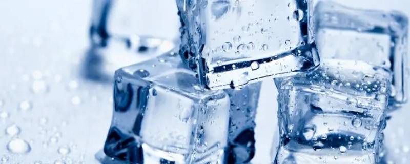 阳光下的冰块融化得更快一些吗 阳光下的冰块融化的更快一些