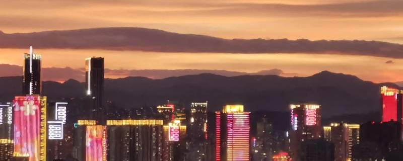 萤火虫亮晶晶打一个城市的名字 萤火虫亮晶晶打一个城市的名字,夏天穿棉袄