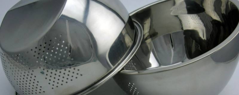 妙招分开两个不锈钢盆（妙招分开两个对吸的不锈钢盆）