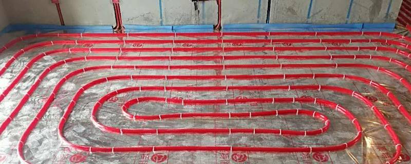 出门半个月地暖要关吗（半个月不在家地暖要关吗）