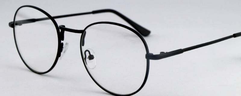 眼镜松了怎么调紧 眼镜有点松怎么调紧