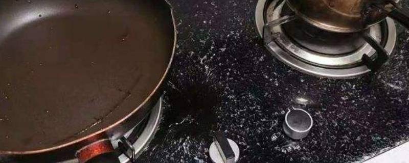 燃气灶钢化玻璃爆裂还能用吗 钢化玻璃燃气灶会爆裂吗