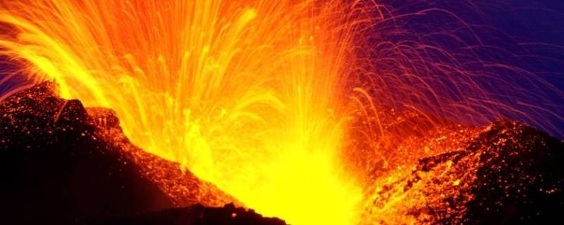 火山爆发后为什么地面温度低（火山为什么温度很高）