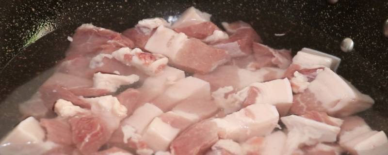 肉焯水放什么材料 用什么水焯肉