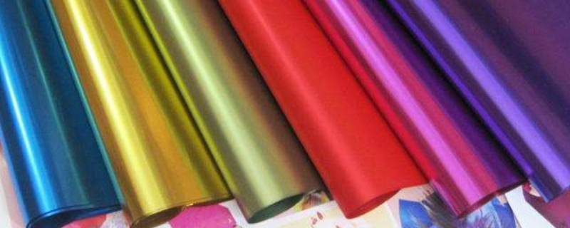 玻璃纸贴久了怎么撕掉（玻璃上贴纸很久的怎么撕掉）