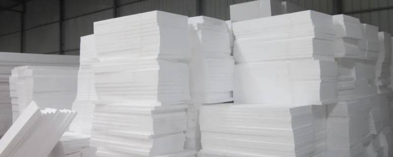 泡沫塑料放入水中为什么会浮起来（把塑料泡沫放入水中为什么会浮起来）