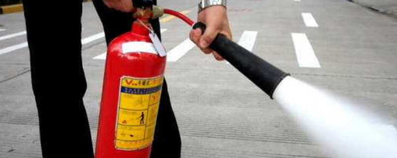 二氧化碳灭火器适用于什么灭火（二氧化碳灭火器适用于什么灭火器）