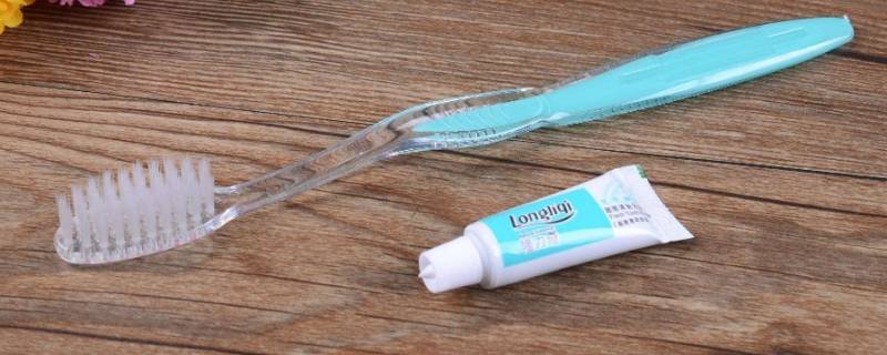 牙膏不含氟和含氟的有什么分别（医生建议用什么牙膏）