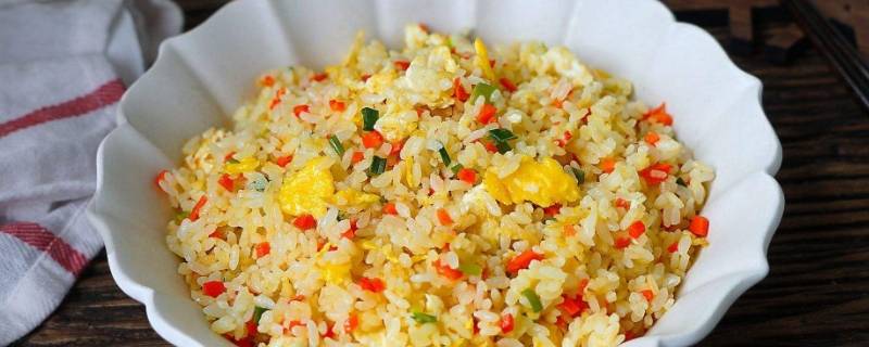 蛋炒饭步骤（如何做蛋炒饭步骤）
