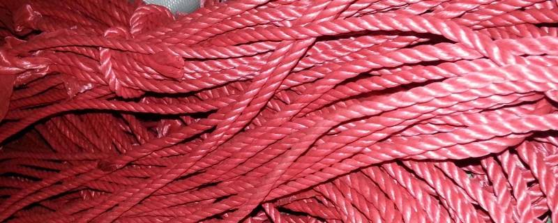 绳子怎么打结越拉越紧（两根绳子怎么打结越拉越紧）