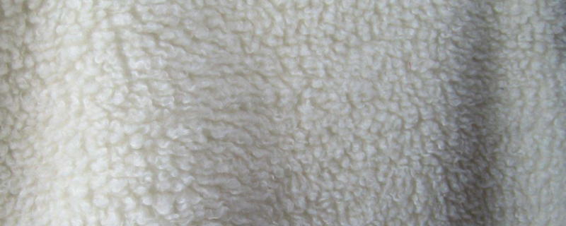 羊羔毛的衣服要怎么洗 羊羔毛的衣服该怎么洗