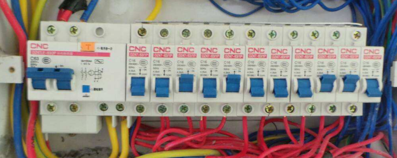 L和L1哪个是零线（l和l1哪个是零线哪个是火线）