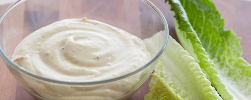 凯撒沙拉酱是什么口味（凯撒沙拉酱辣吗）