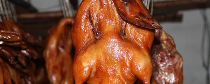 樟茶鸭子是什么意思（樟茶鸭的由来）