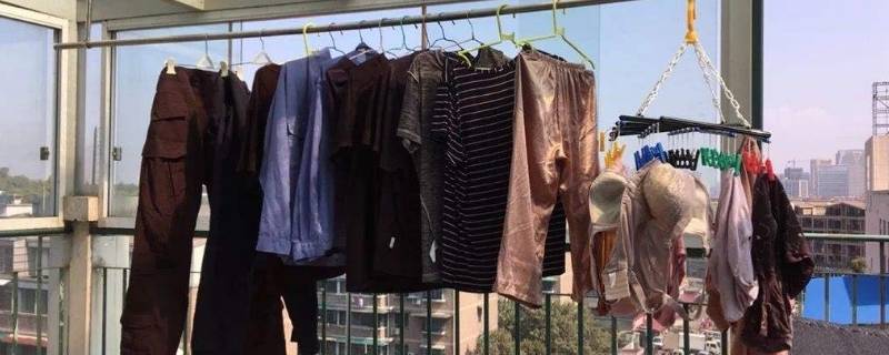 下雨天衣服晾在室内容易干还是室外 下雨天衣服晒室内还是阳台