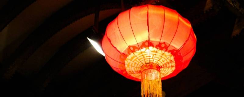 宫灯和灯笼有什么区别 宫灯是灯笼吗