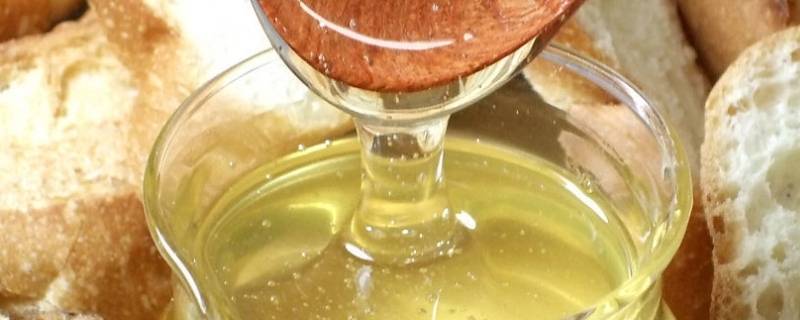 蜂蜜为什么是凝固的而且是白色的 蜂蜜为什么会凝固成白色