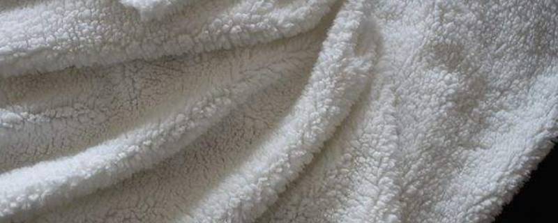 羊羔绒可以洗衣机洗吗（羊羔绒可以洗衣机洗吗知乎）
