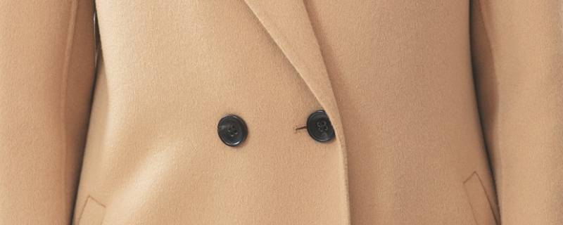 毛呢大衣水洗会出现什么后果 毛呢大衣用水洗了会缩水吗