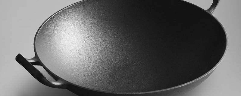 新铸铁锅第一次用怎么处理 新铸铁锅使用前怎么处理