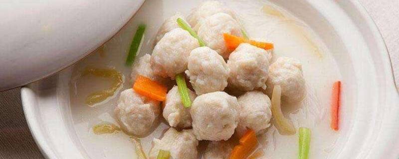 鱼圆汤放什么菜（鱼圆汤配什么素菜好）