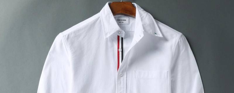 衣领软塌塌的怎样立起来（皮衣领子塌了怎么立起来）