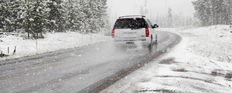 下雪高速公路怎么处理 高速公路上的雪怎么处理