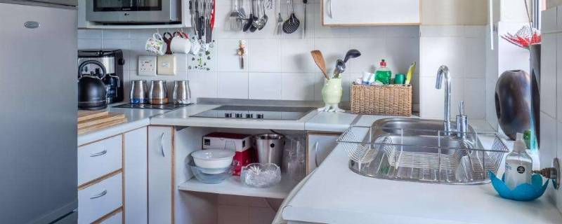 厨房下水道有股臭味有什么办法解决（厨房下水道有股臭味有什么办法解决呢）