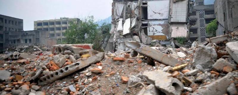 地震先上下晃还是左右晃 地震是先上下晃动还是左右晃动